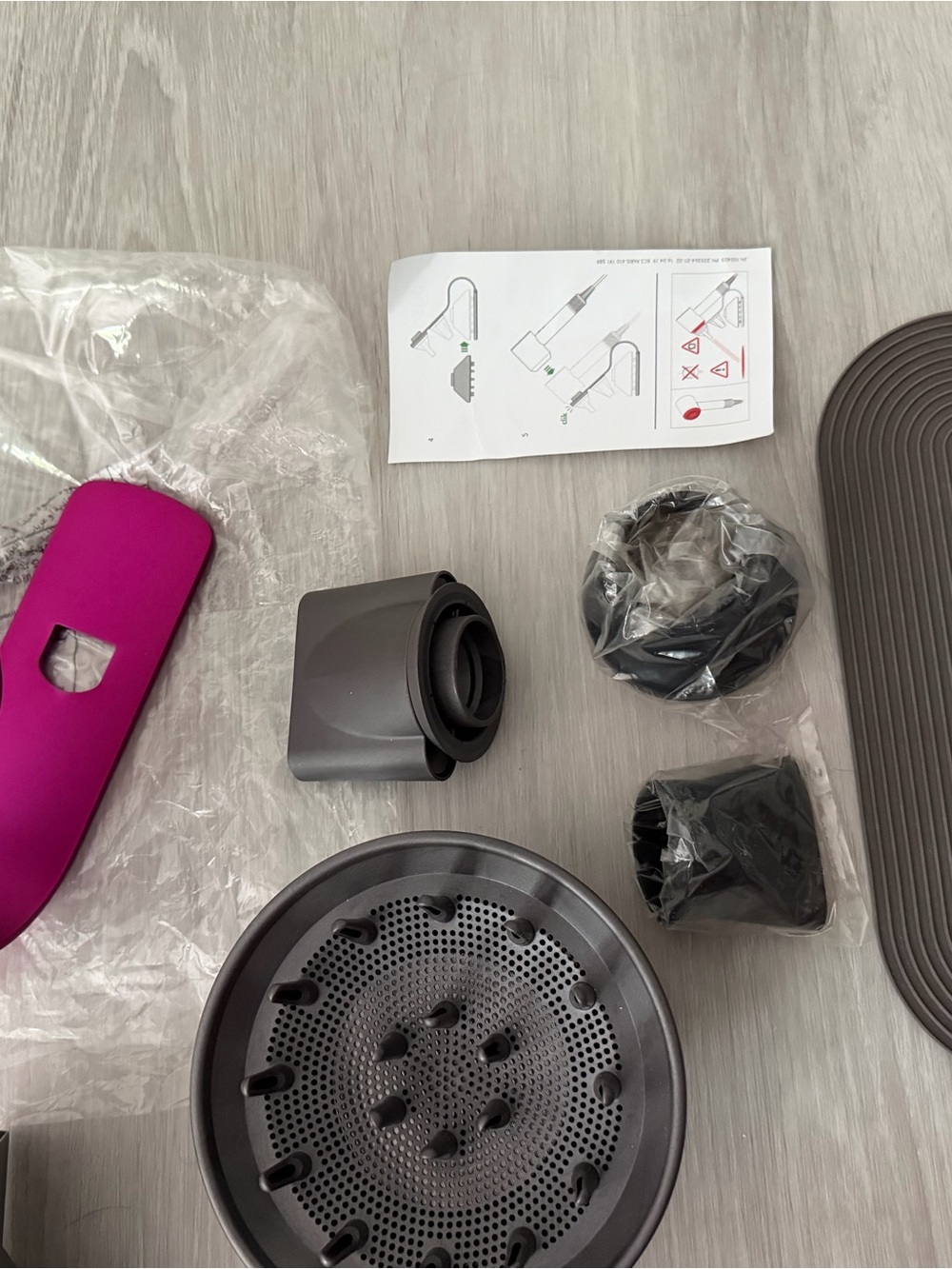 Dyson Supersonic Hair Dryer in Fuchsia - Picture 3 of 3